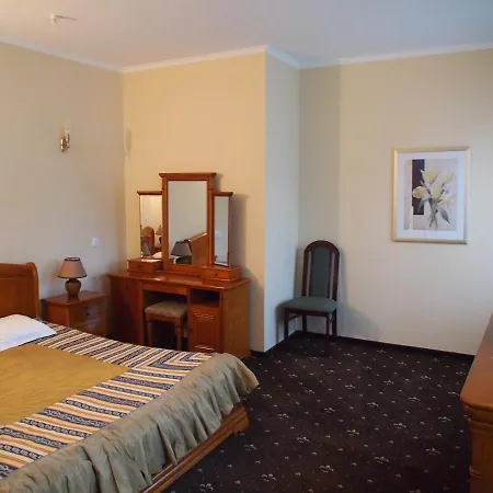 квеле Hotel 4*