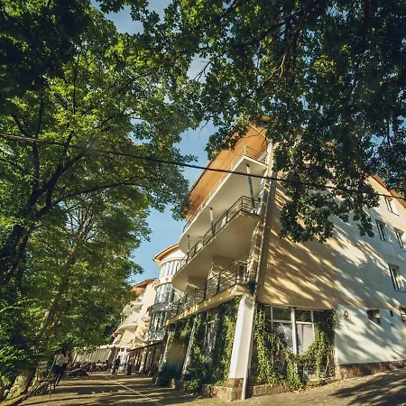 Hotel квеле