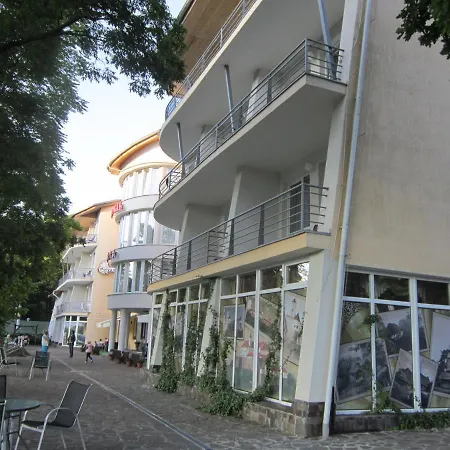 квеле Hotel 4*