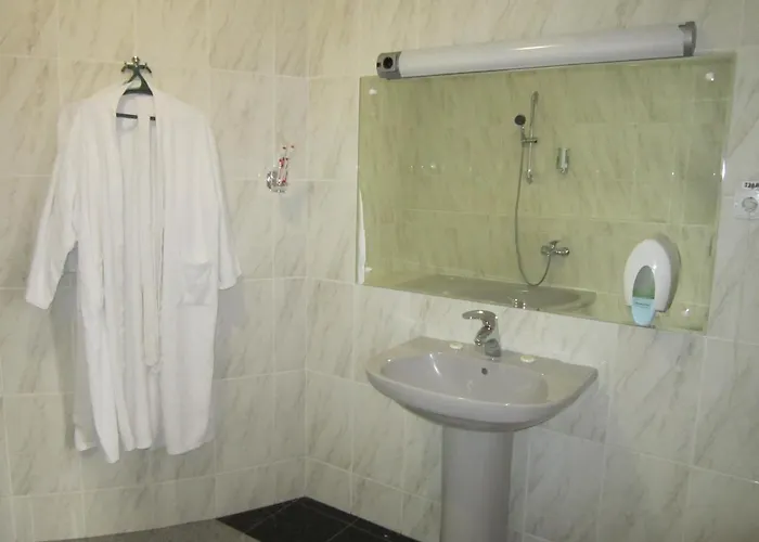 квеле Hotel 4*