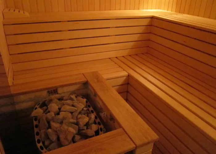 квеле Hotel 4*